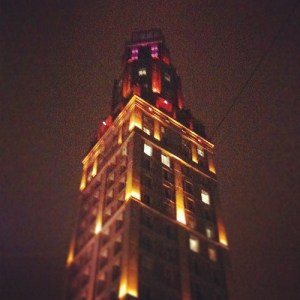 Tour Perret // LA NUIT : Un dancing vertical guidant les âmes en peine. © Tetue, Flickr